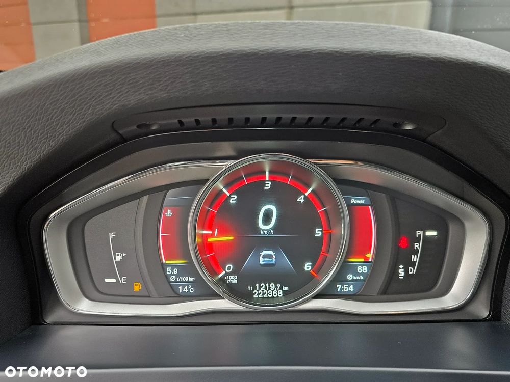Volvo V60 D4 Geartronic Summum - 19