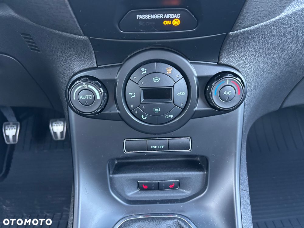 Ford Fiesta 1.6 EcoBoost ST - 23