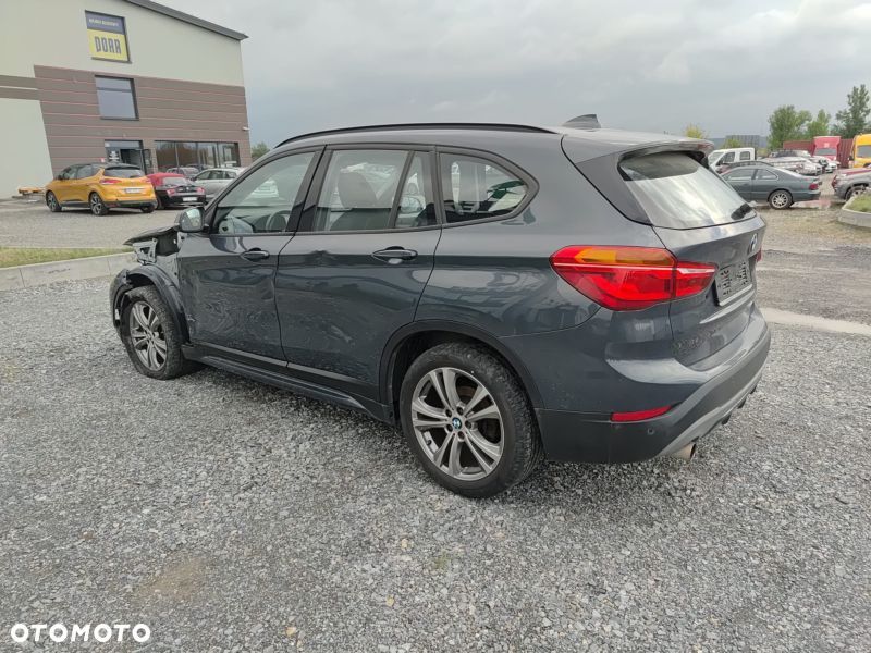 BMW X1 sDrive18i - 15