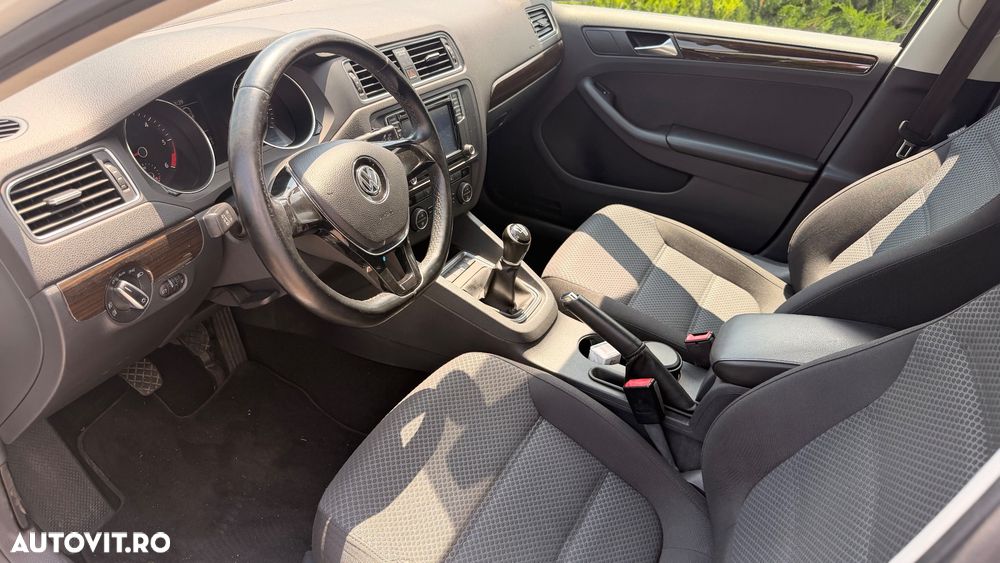 Volkswagen Jetta - 20