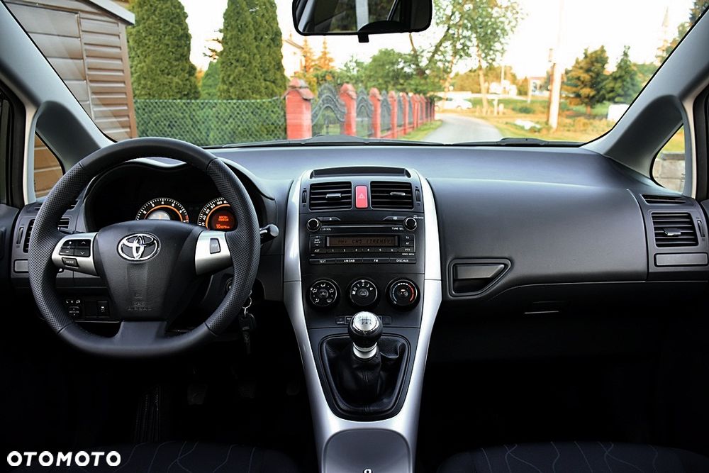 Toyota Auris 1.6 Life+ - 18