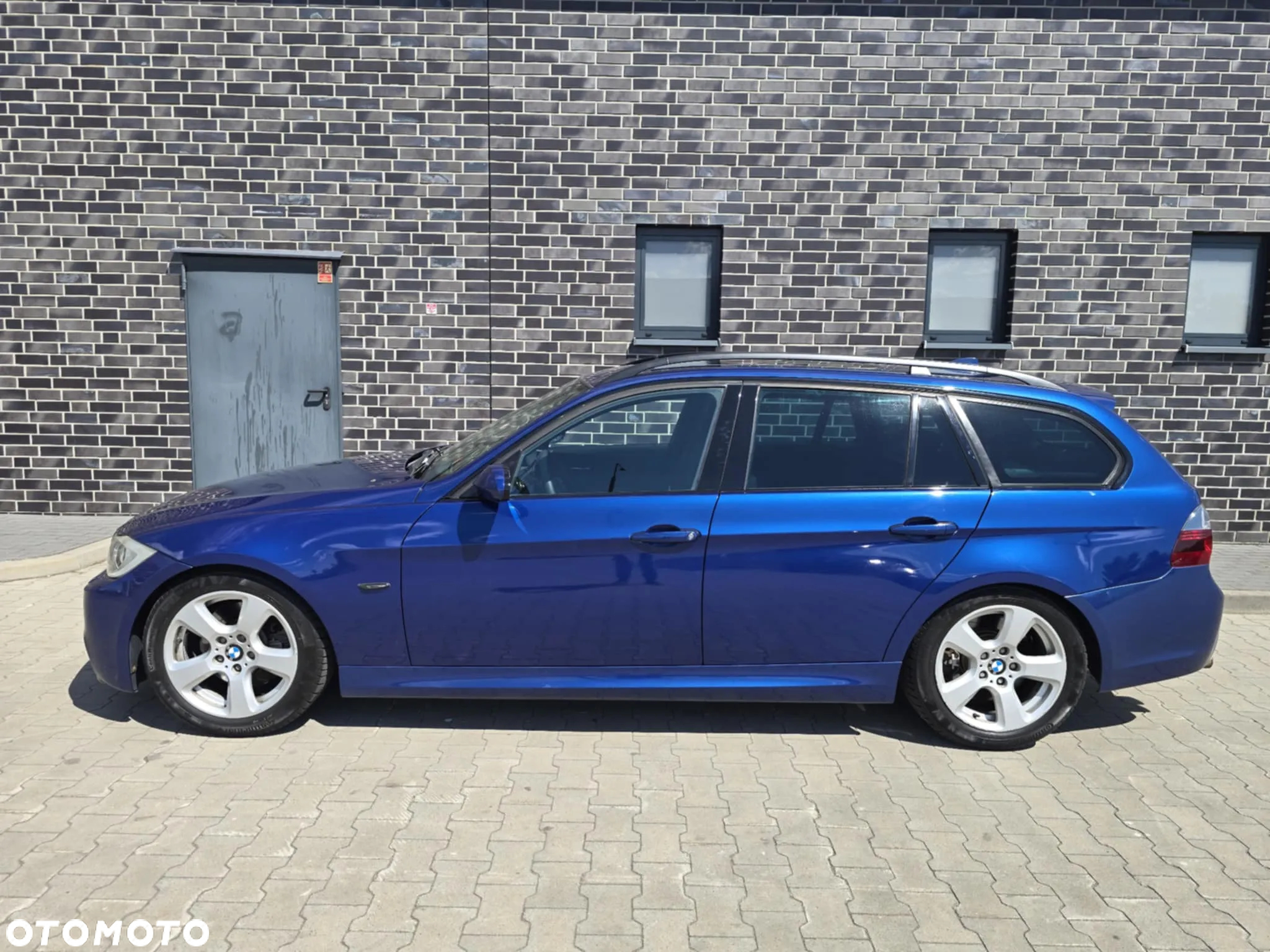 BMW Seria 3 330i Touring - 8