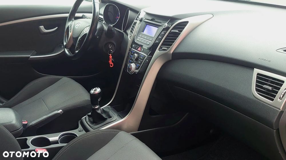 Hyundai i30 blue 1.6 GDI Passion - 27