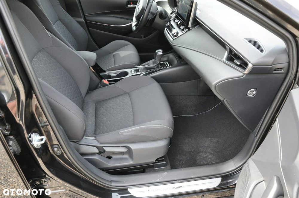 Toyota Corolla - 12