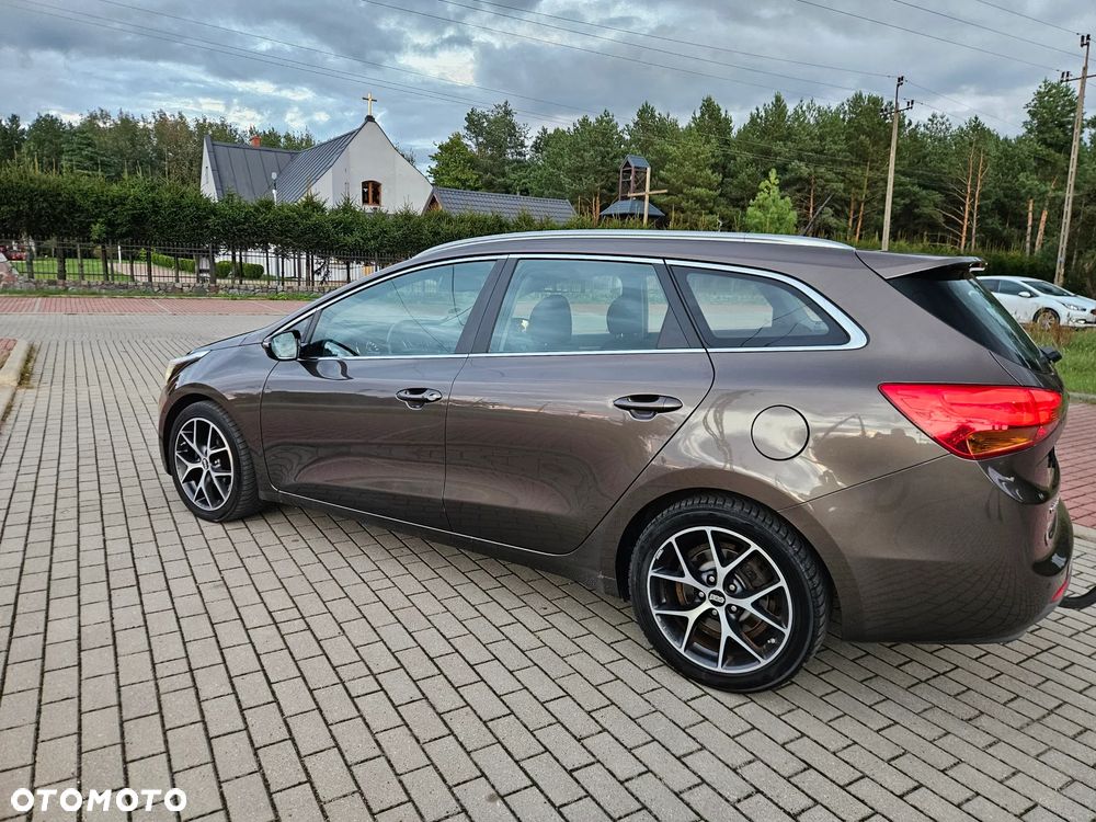 Kia Ceed 1.6 CRDi 136 ISG Platinum Edition - 4