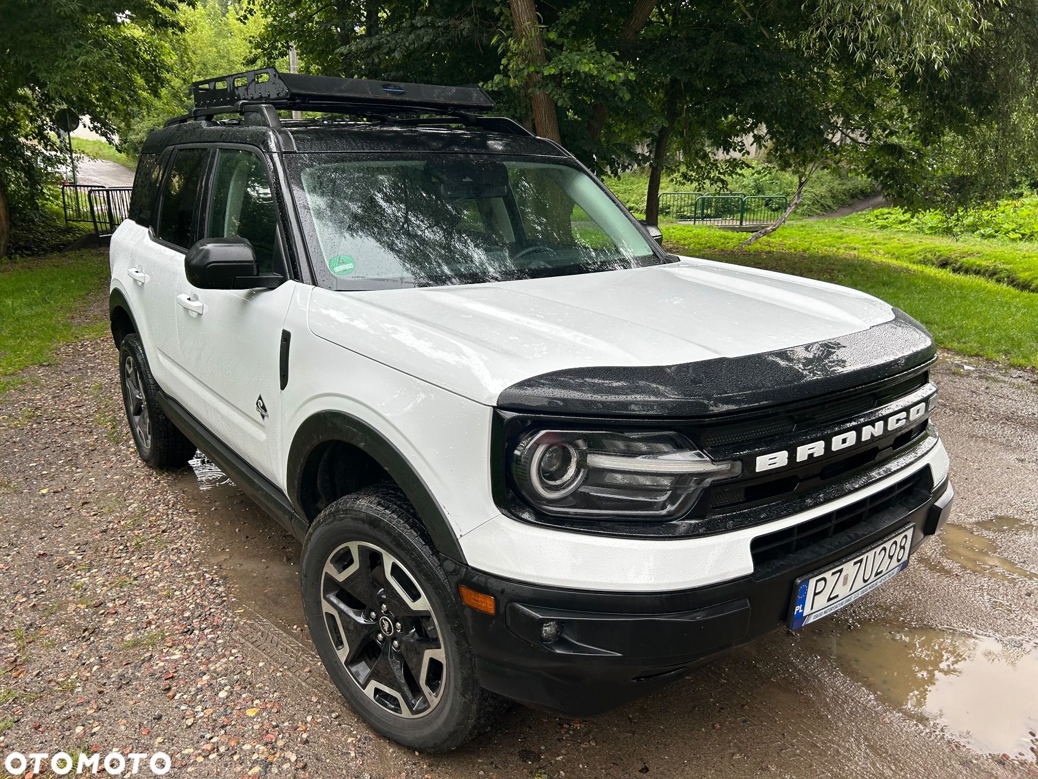 Ford Bronco - 1