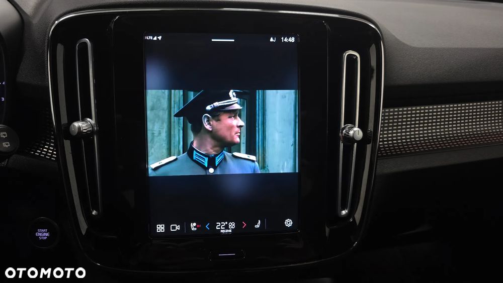 Volvo XC 40 B3 B DKG Ultra Black Edition - 26