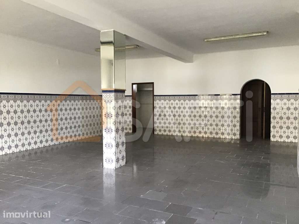 Arrenda-se Espaço Comercial (98m2 a 310m2), na Bela e Simpática Ald... - Grande imagem: 3/19