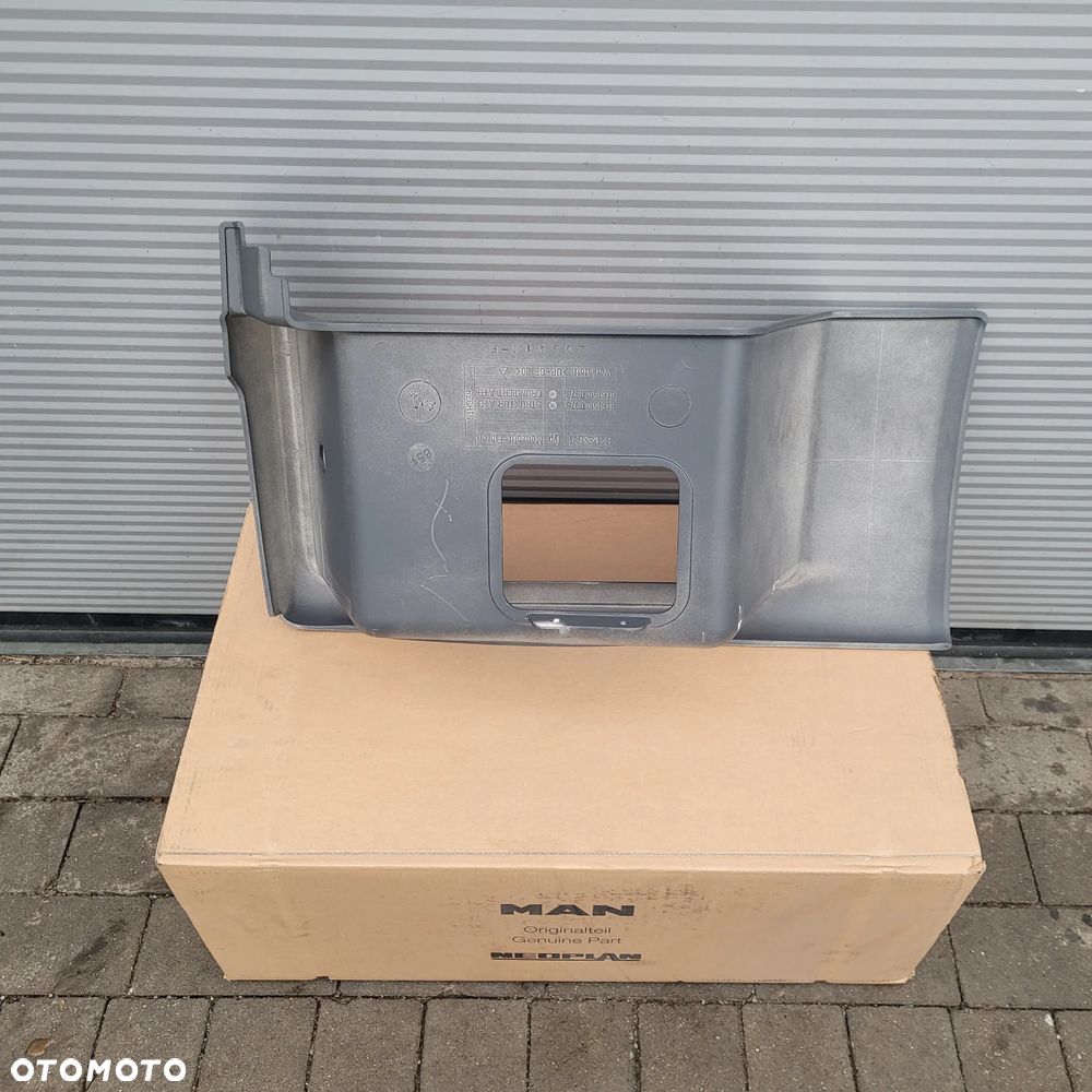 STOPNICA PRAWA MAN TGX NOWY ORYGINAŁ 81.61510-0976 - 2