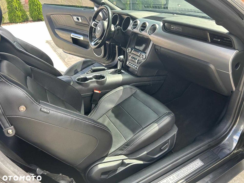 Ford Mustang - 7