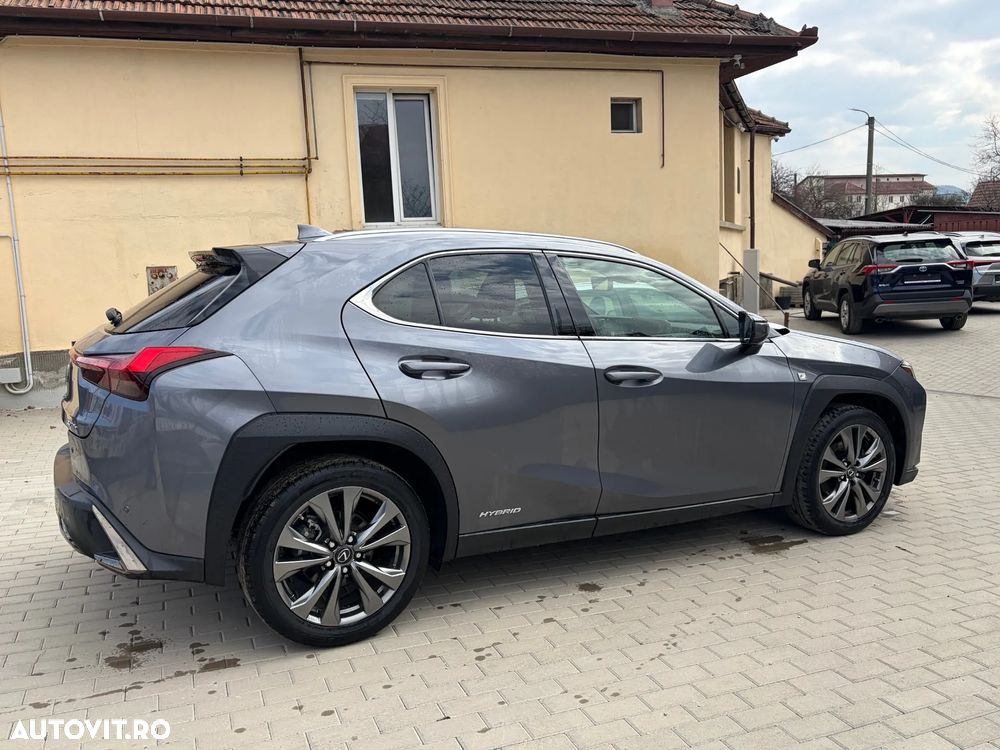 Lexus UX 250h (E-FOUR) F SPORT - 13