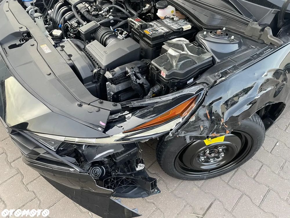 Hyundai Elantra - 10