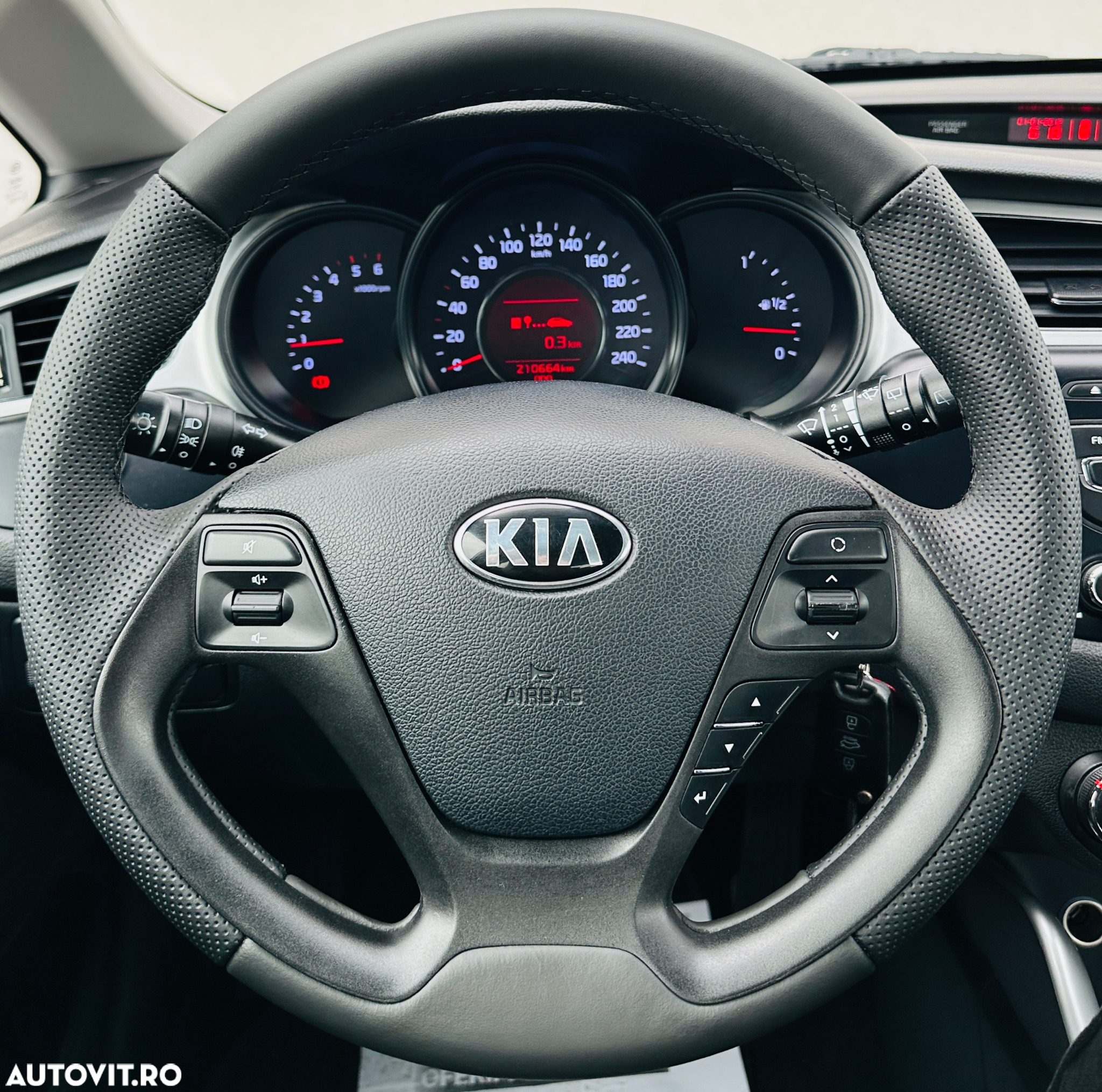 Kia Ceed 1.4 CRDi 90 SW Vision - 29