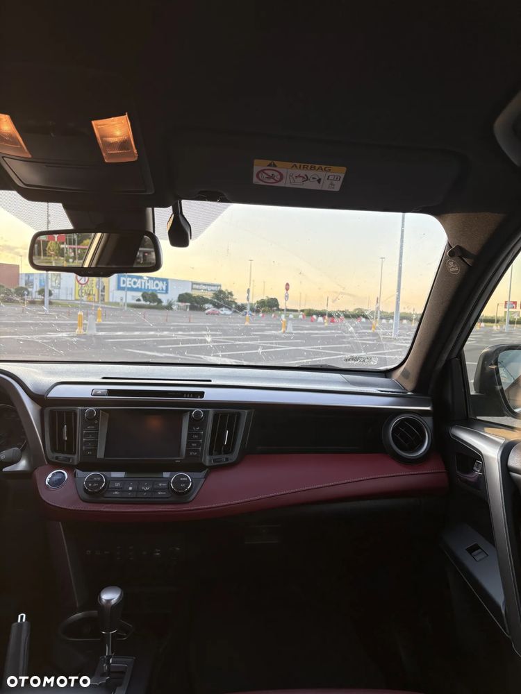 Toyota RAV4 - 16