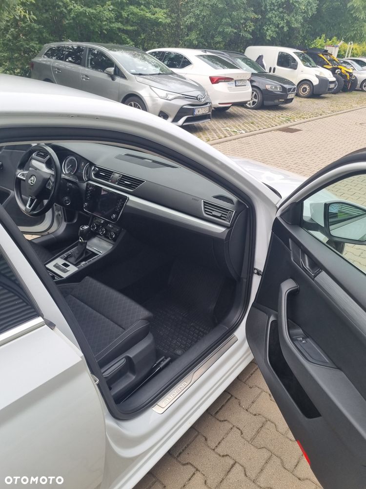 Skoda Superb 2.0 TDI Ambition DSG - 10