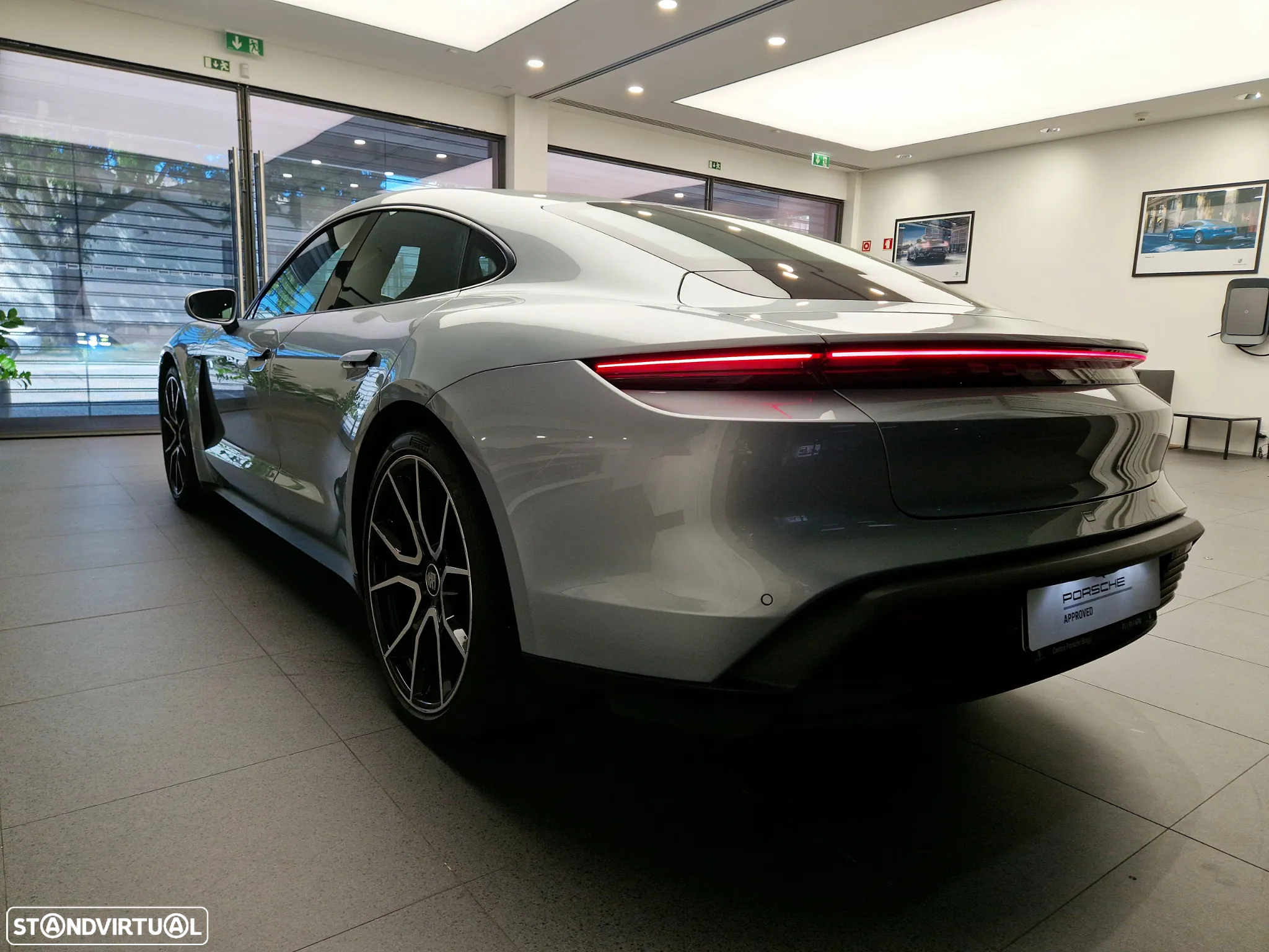 Porsche Taycan Standard - 4