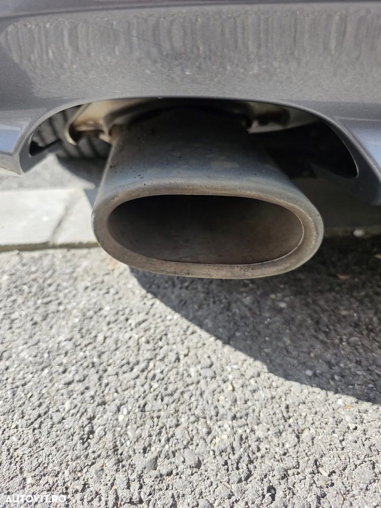 BMW Seria 3 318d DPF Edition Sport - 33