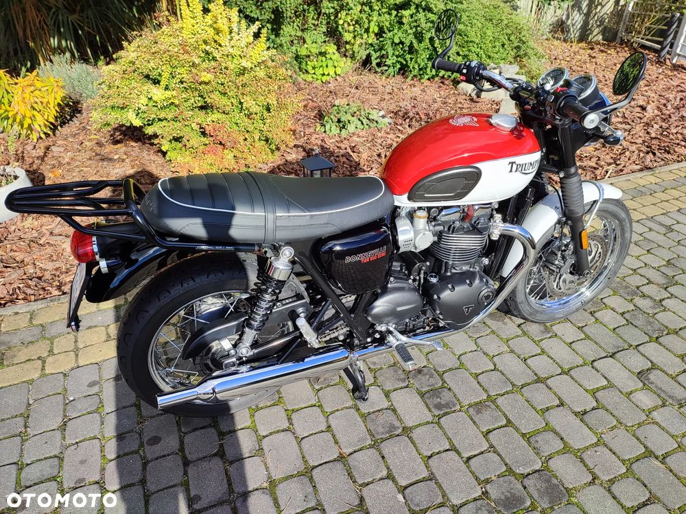 Triumph Bonneville - 6