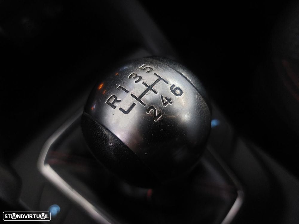 Ford Kuga 1.5 EcoBoost ST-Line - 36