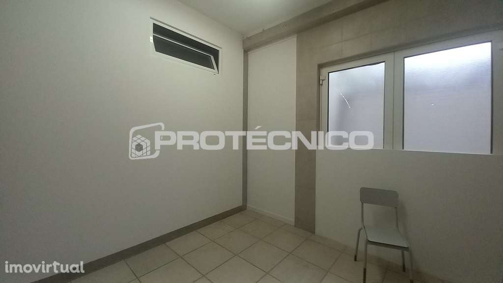 Armazém 550m2 – Aveiro - Grande imagem: 5/12