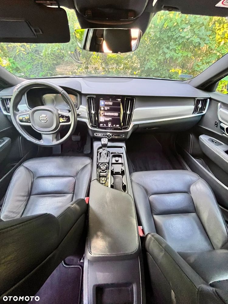 Volvo V90 D4 Momentum - 12
