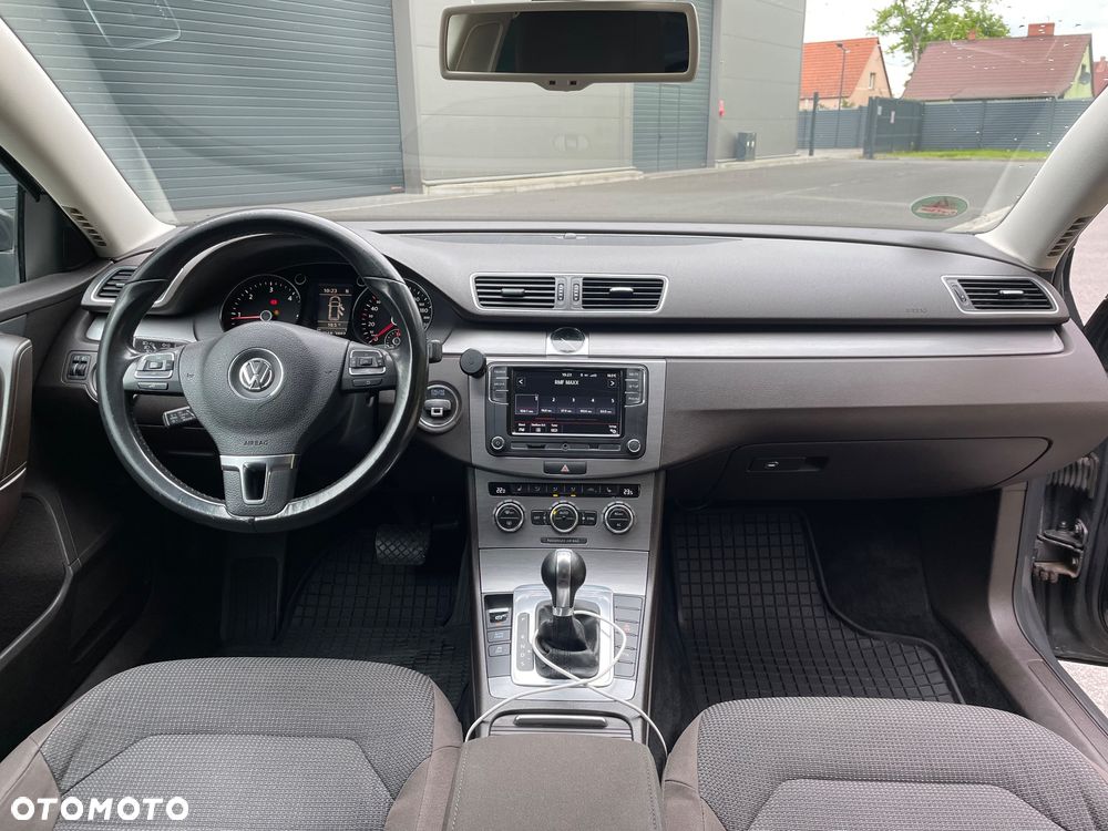 Volkswagen Passat 2.0 TDI Comfortline DSG - 15