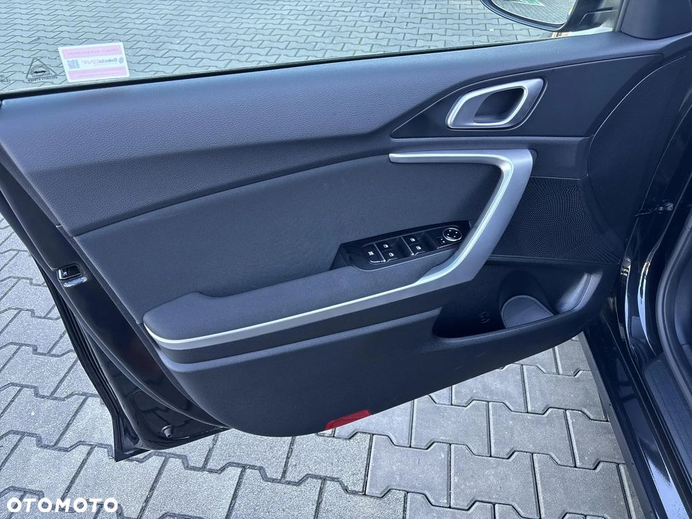 Kia Ceed 1.5 T-GDI M - 11