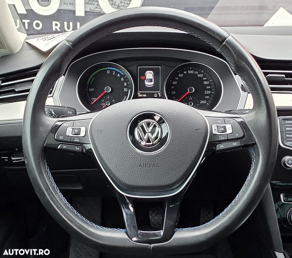Volkswagen Passat - 10