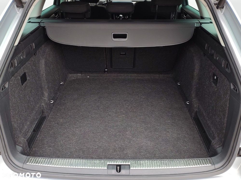 Skoda Superb 2.0 TDI SCR Style DSG - 24