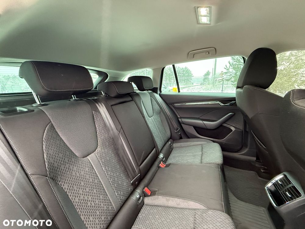Skoda Octavia 2.0 TDI SCR Style DSG - 7