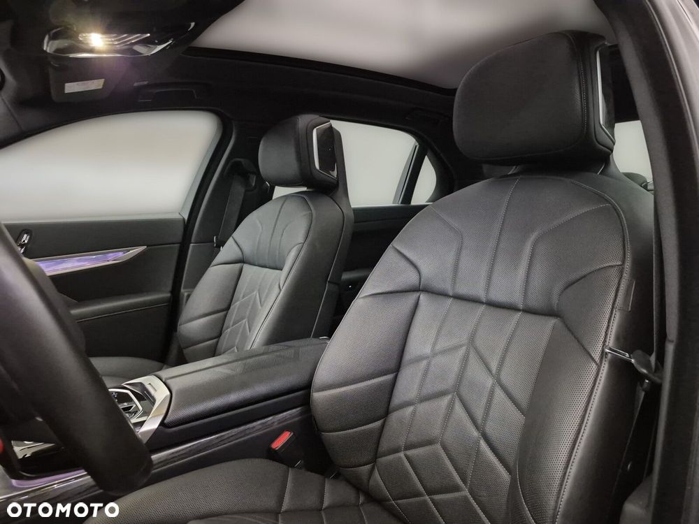 BMW Seria 7 - 21
