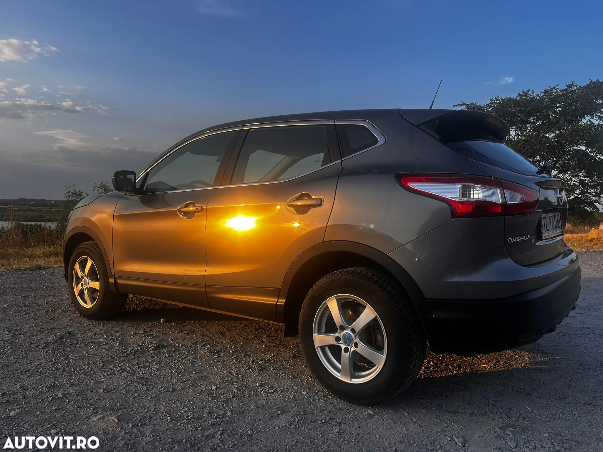 Nissan Qashqai 1.5 DCI Start/Stop N-Connecta - 4