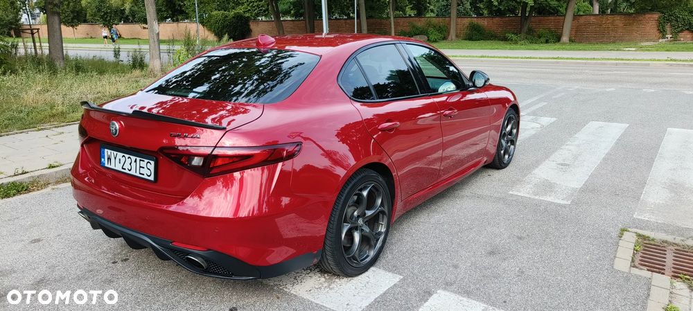 Alfa Romeo Giulia 2017 photo 2