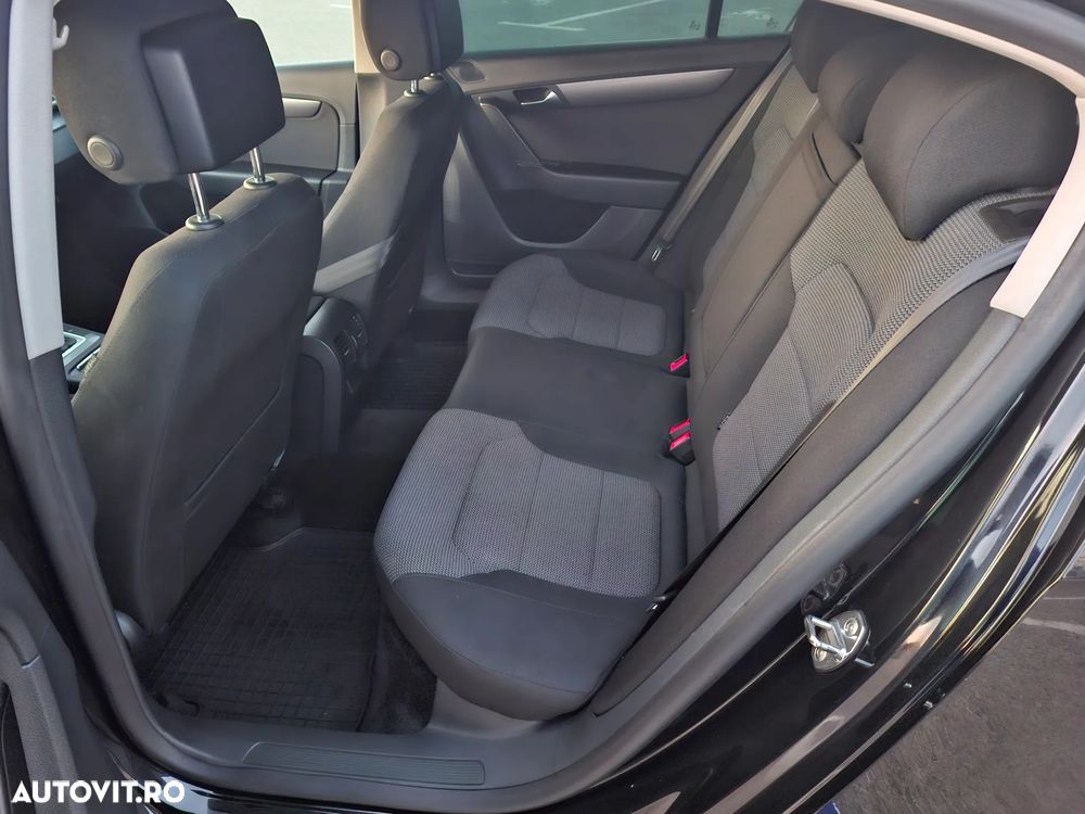 Volkswagen Passat 2.0 TDI BlueMotion Tehnology DSG Comfortline - 14
