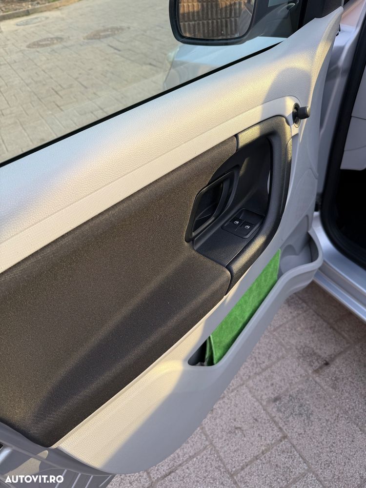 Skoda Fabia 1.2 HTP Ambiente - 18