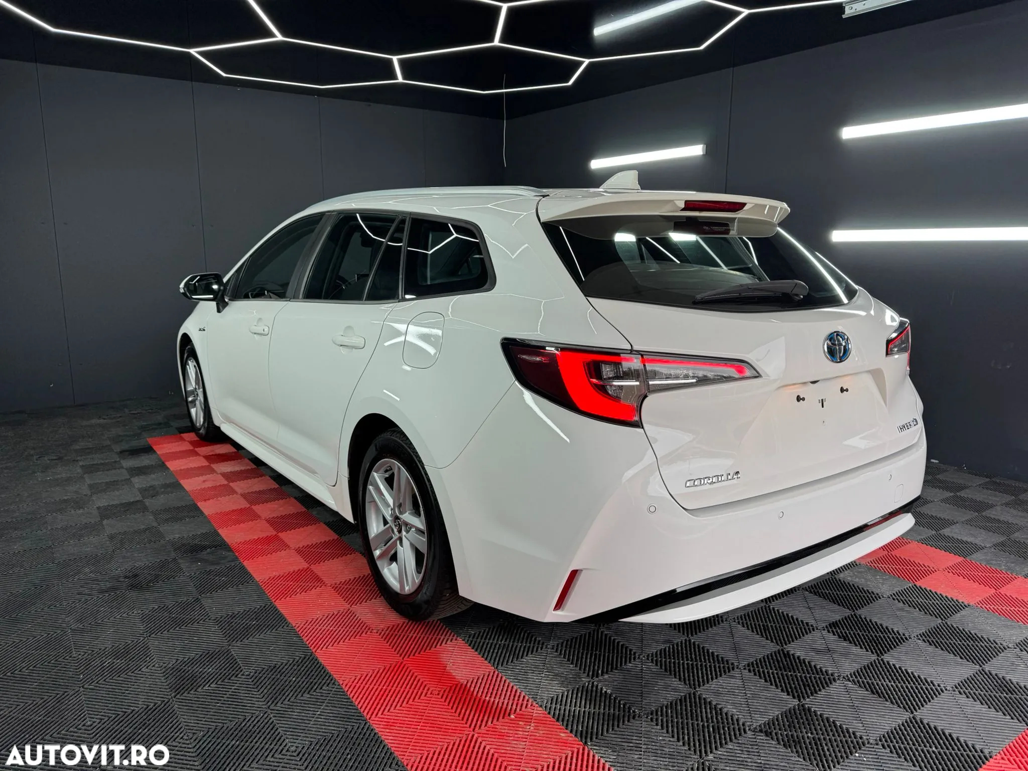 Toyota Corolla 1.8 HSD Business - 3