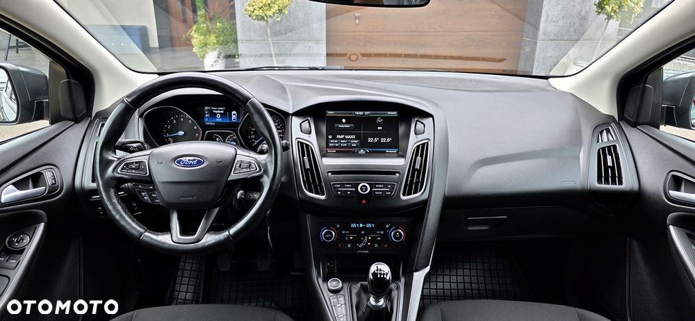 Ford Focus 1.0 EcoBoost Titanium - 10