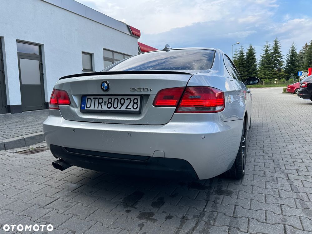 BMW Seria 3 330i - 10