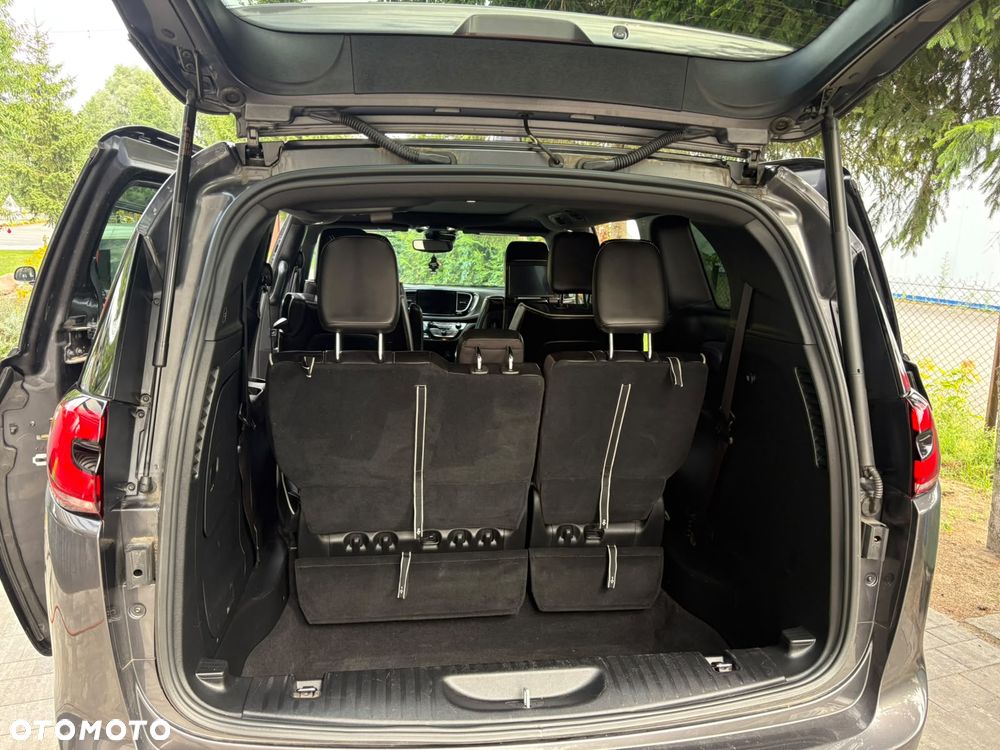 Chrysler Pacifica - 12