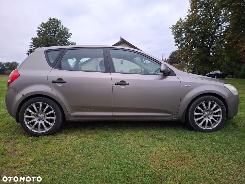 Kia Ceed Cee'd 1.6 Crdi Comfort - 4