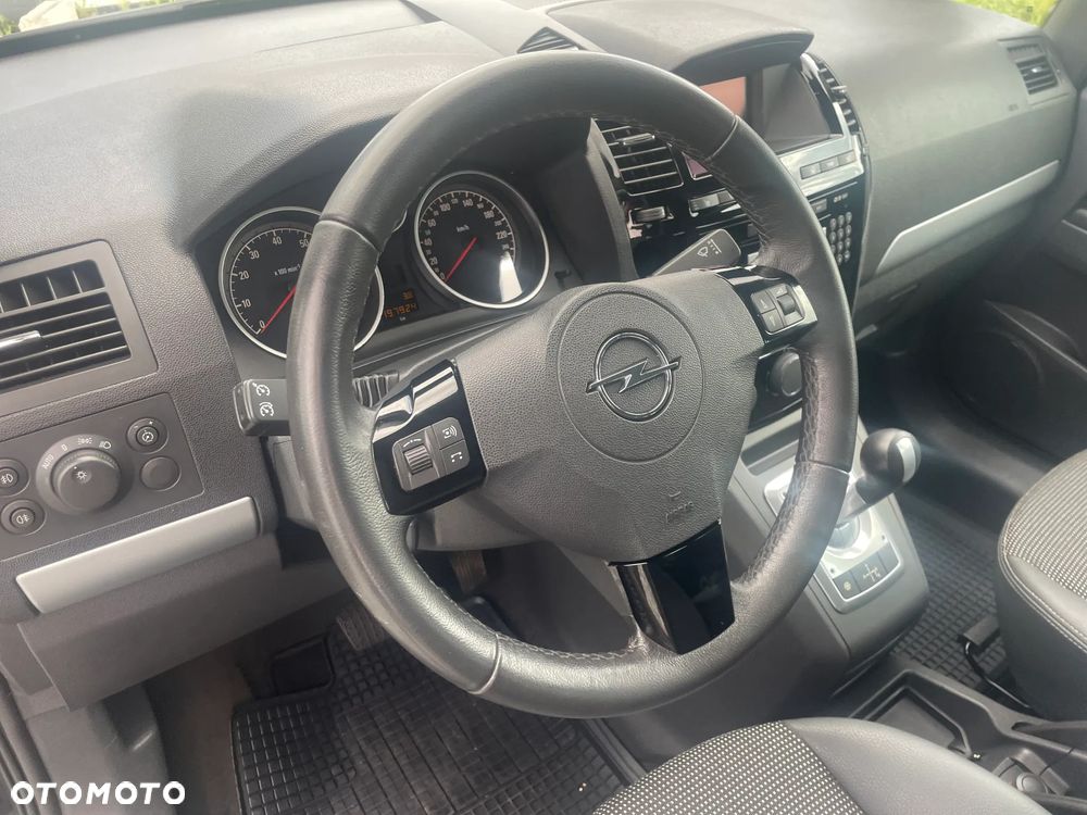 Opel Zafira - 16