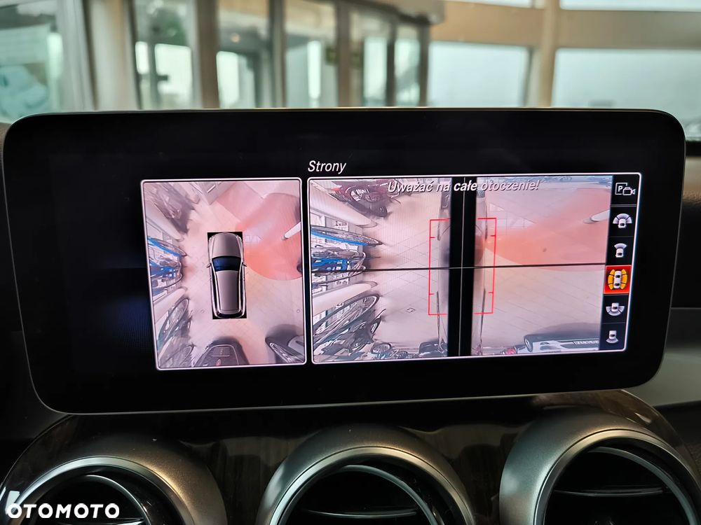 Mercedes-Benz Klasa C 200 4Matic 9G-TRONIC - 23