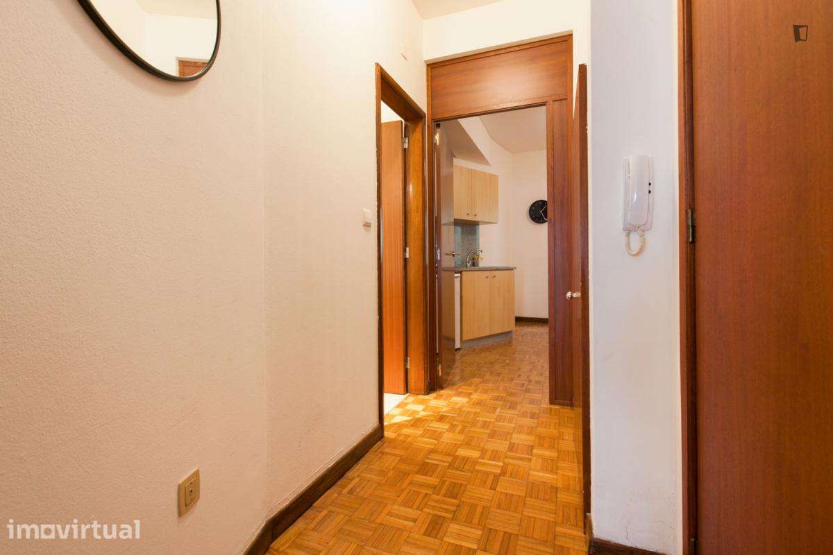 Apartamento com 1 quartos - localizado em São Nicolau Porto - Grande imagem: 3/6