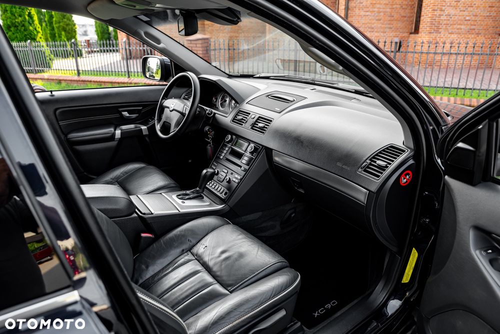 Volvo XC 90 D5 Momentum - 24