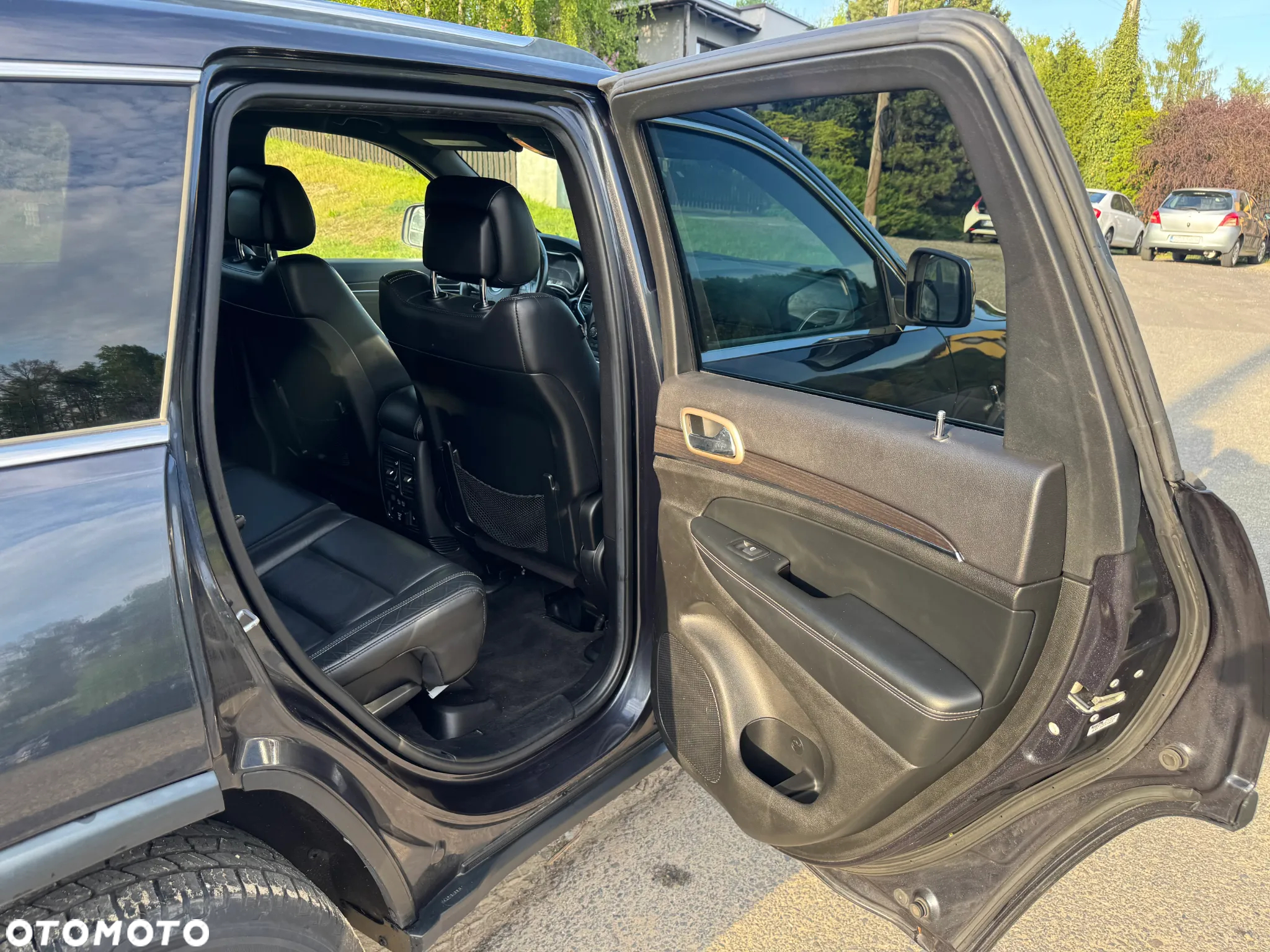 Jeep Grand Cherokee - 21