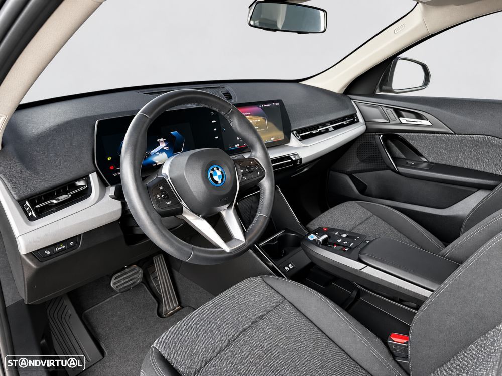 BMW iX2 eDrive20 - 10
