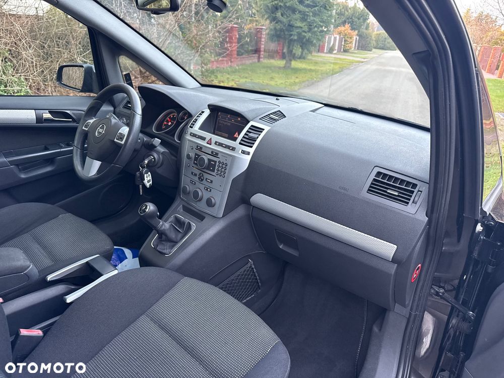 Opel Zafira 2.0 Turbo Sport - 23