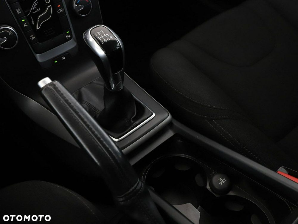 Volvo V40 D2 Kinetic - 27