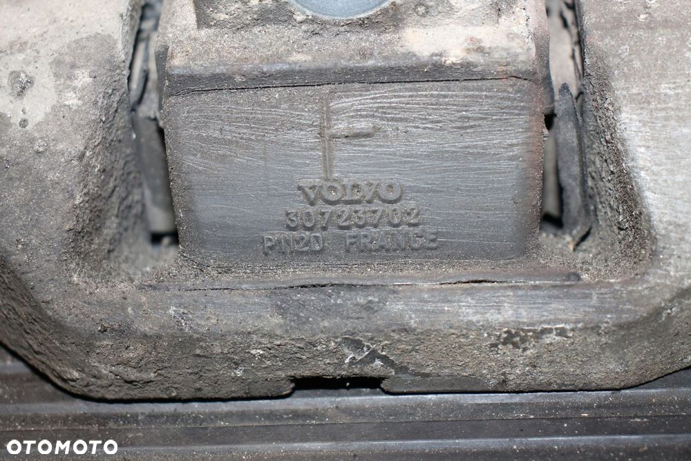 VOLVO XC90 4.4 V8 ŁAPA UCHWYT PODUSZKA POD ROZRZĄD - 2