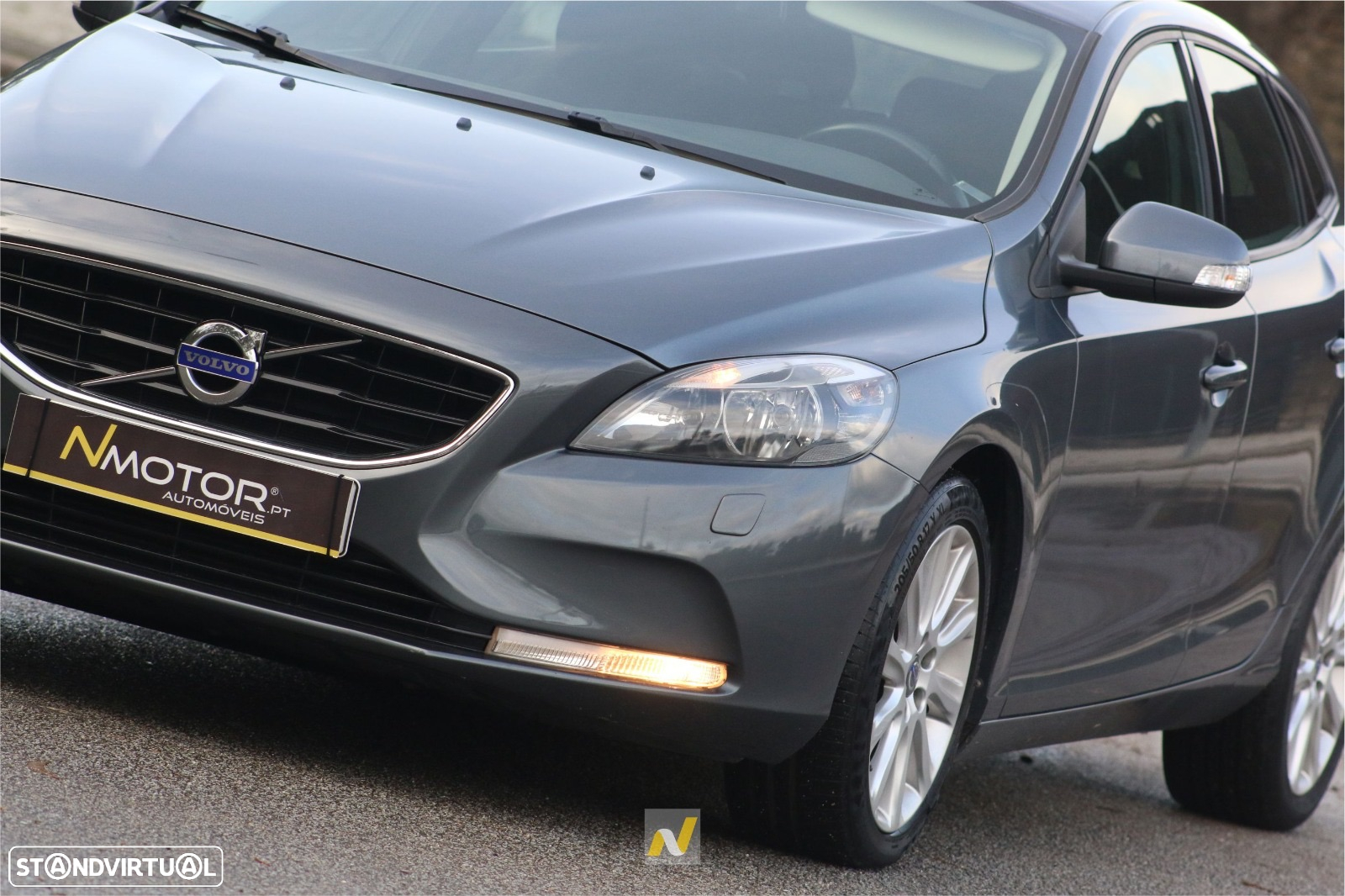 Volvo V40 1.6 D2 Momentum Powershift Eco - 4